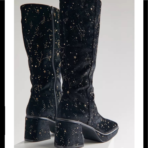 Shoes - Last ONEEE! Rare! boho Celestial Dreamer Flared velvet boots💫🌚💫 new in box